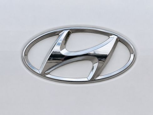 Used 2024 Hyundai Kona Limited AWD/4WD image 10