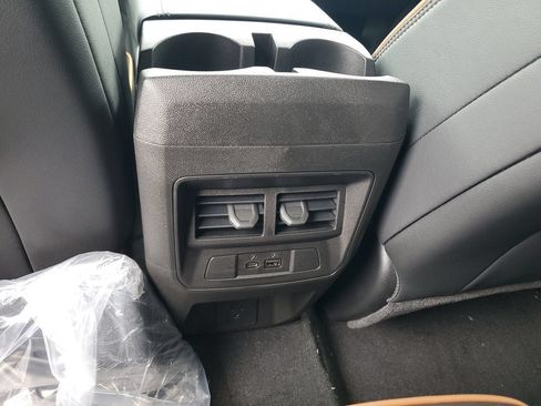 New 2026 GMC Canyon AT4 w/ AT4 Premium Package AWD/4WD image 16