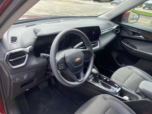 Used 2025 Chevrolet TrailBlazer LT FWD image 18