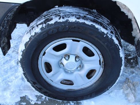 Used 2014 Toyota Tacoma 2WD Regular Cab image 10