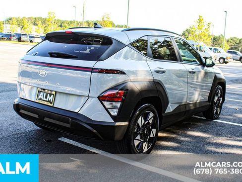 Used 2024 Hyundai Kona SEL FWD image 5