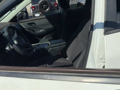Used 2023 Nissan Rogue S FWD image 11