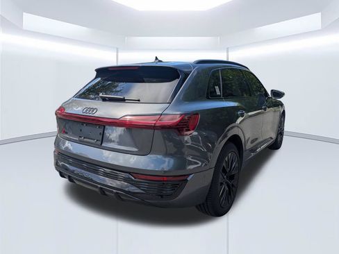 Used 2024 Audi Q8 e-tron Prestige w/ Prestige Package AWD/4WD image 3