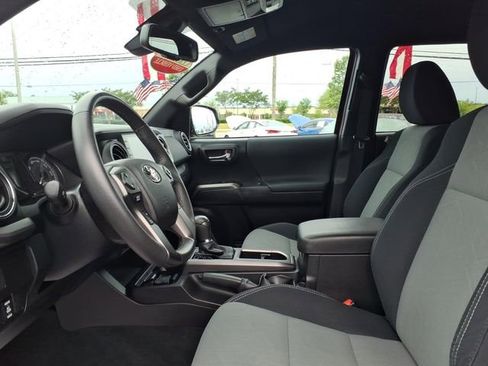 Used 2021 Toyota Tacoma TRD Off-Road RWD image 5