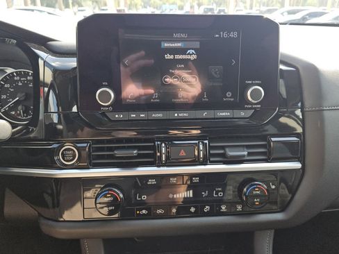Used 2024 Nissan Pathfinder SV w/ SV Premium Package FWD image 8
