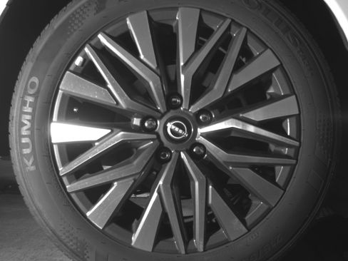 Used 2025 Nissan Altima 2.5 SV FWD image 15