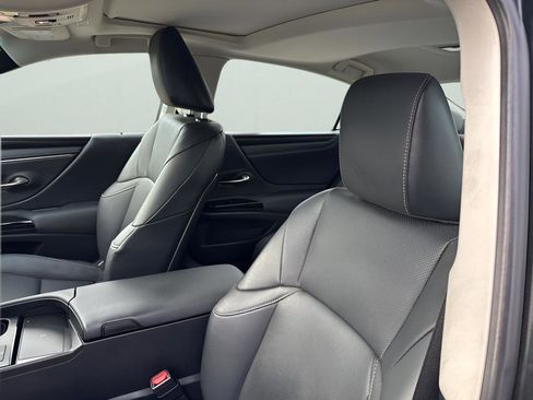 Used 2024 Lexus ES 350 w/ Premium Package image 27