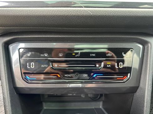 Used 2023 Volkswagen Tiguan SE w/ Panoramic Sunroof Package AWD/4WD image 24