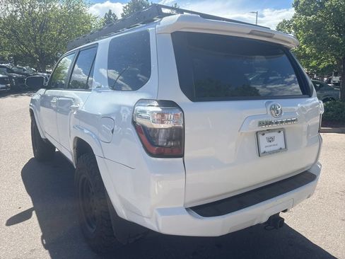 Used 2021 Toyota 4Runner SR5 AWD/4WD image 3