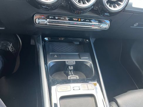 Used 2025 Mercedes-Benz GLB 250 4MATIC image 37