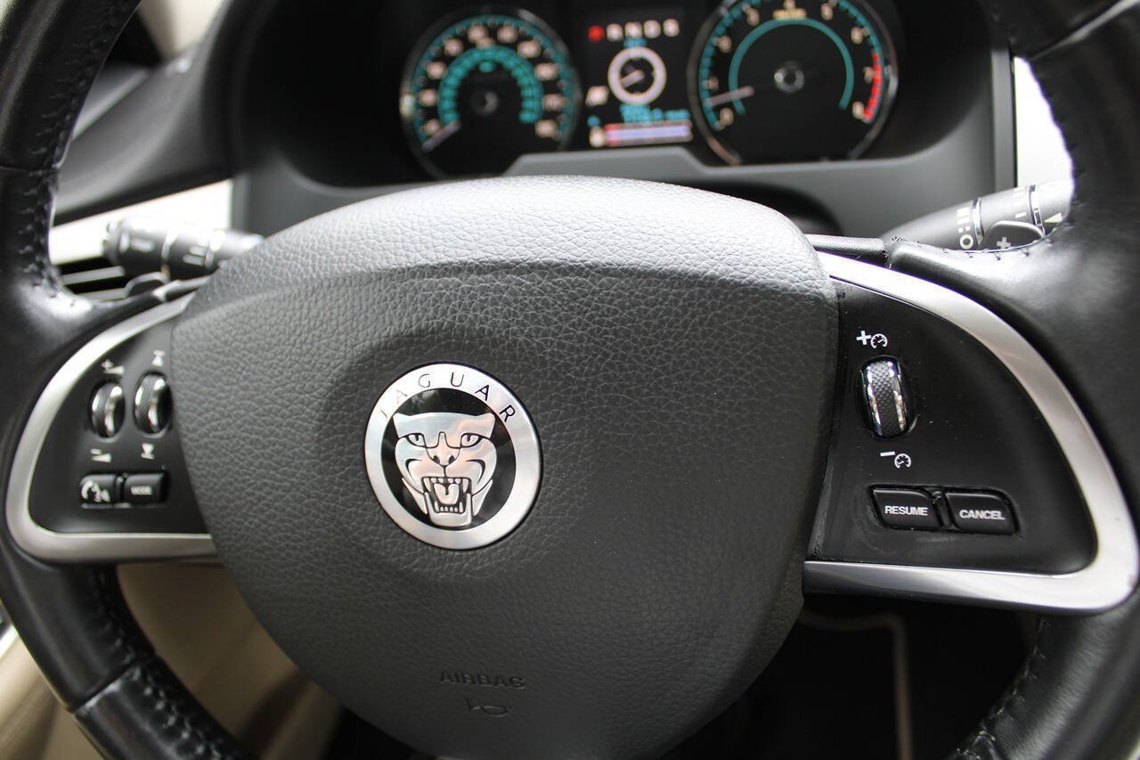 Used 2012 Jaguar XF RWD image 22
