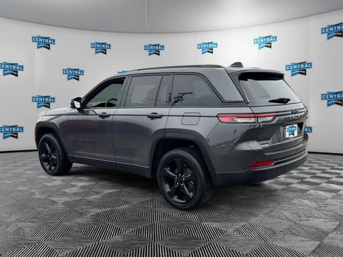 Certified 2023 Jeep Grand Cherokee Altitude image 4