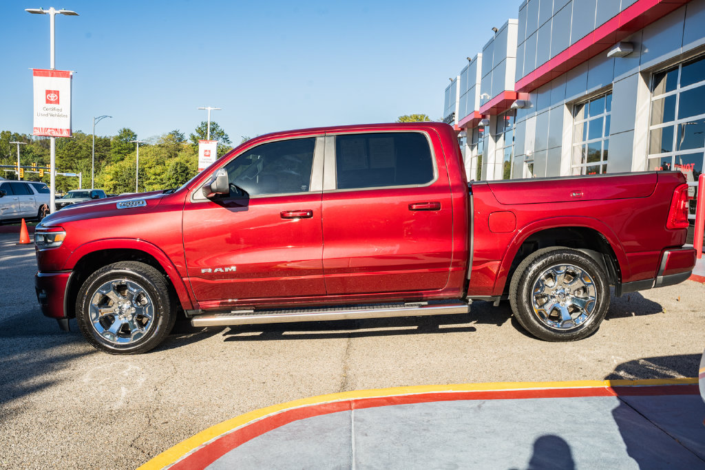 Used 2025 RAM 1500 Big Horn AWD/4WD image 4