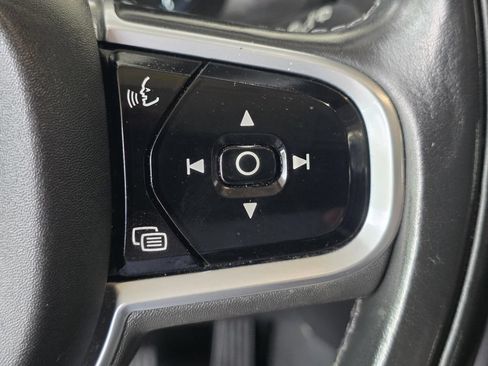 Used 2018 Volvo XC90 T5 Momentum w/ Convenience Package AWD/4WD image 34