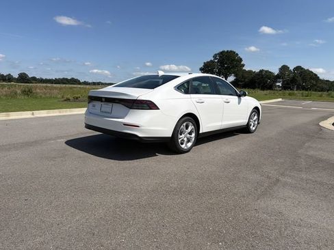 New 2026 Honda Accord LX image 5