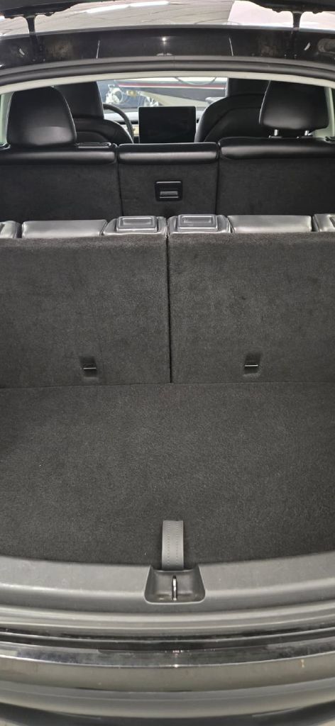Used 2023 Tesla Model Y AWD image 14