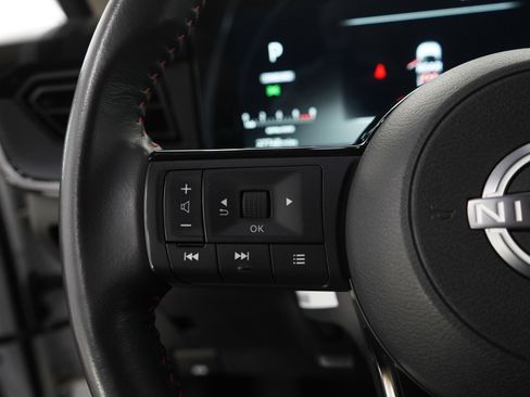 Used 2025 Nissan Kicks SR image 24