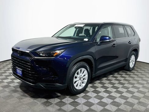 Certified 2025 Toyota Grand Highlander AWD image 3