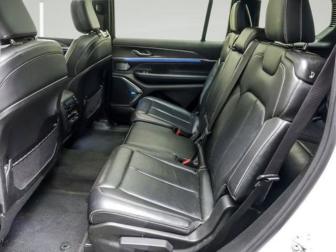 Used 2022 Jeep Grand Cherokee L Overland AWD/4WD image 11
