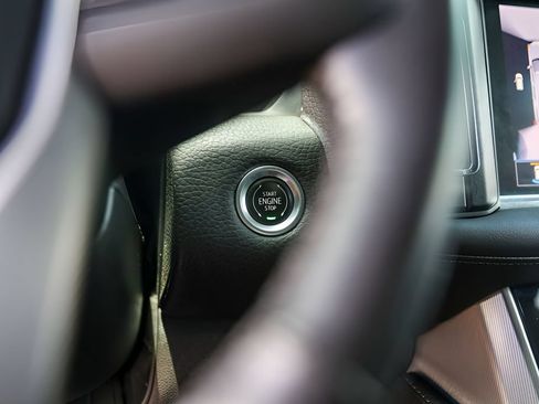 Used 2021 GMC Yukon Denali RWD image 18