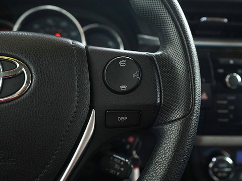 Used 2015 Toyota Corolla LE image 24