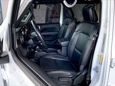 Used 2020 Jeep Wrangler Unlimited Sahara w/ Uconnect 4C Nav & Sound Group image 7