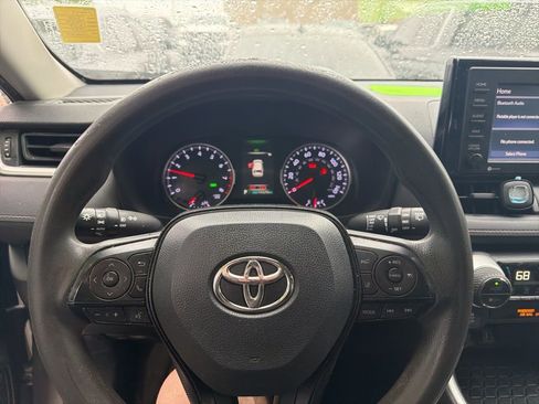 Used 2020 Toyota RAV4 XLE FWD image 15