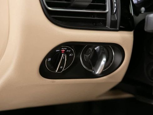 Certified 2023 Porsche Macan image 20