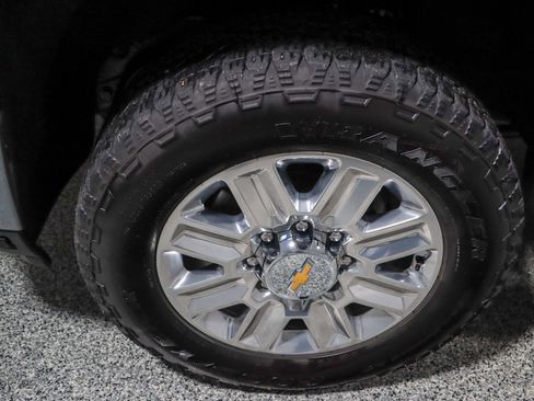 Used 2024 Chevrolet Silverado 3500 High Country w/ High Country Premium Package AWD/4WD image 11