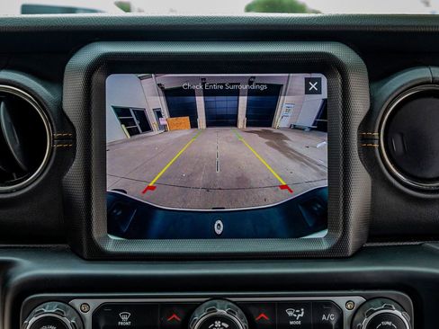 Used 2023 Jeep Gladiator Overland image 23