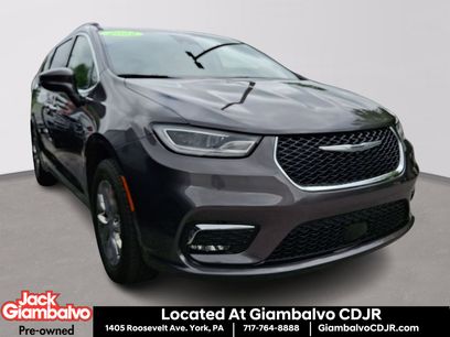 Used 2022 Chrysler Pacifica Touring-L