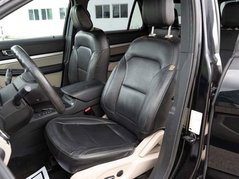 Used 2018 Ford Explorer FWD image 12