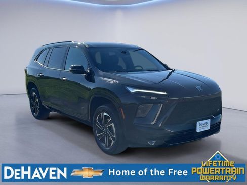 Used 2025 Buick Enclave Sport Touring FWD image 8