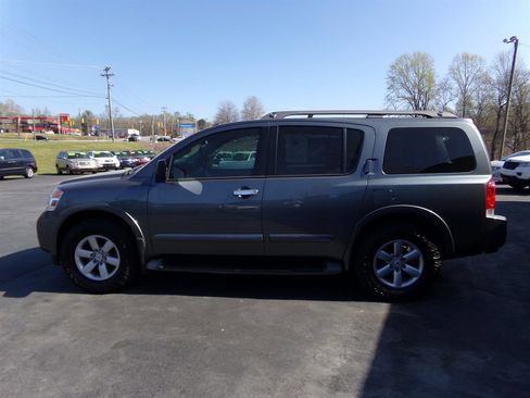 Used 2014 Nissan Armada SV image 1