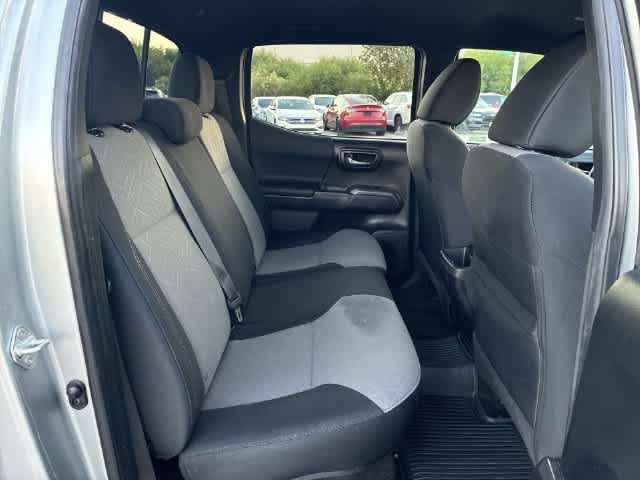 Used 2022 Toyota Tacoma TRD Off-Road AWD/4WD image 21