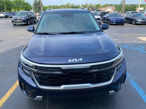 Used 2024 Kia Seltos SX w/ SX Sunroof Package AWD/4WD image 2