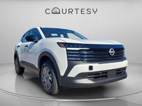 New 2026 Nissan Kicks S image 5