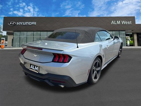 Used 2025 Ford Mustang Premium RWD image 5