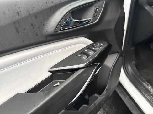 Used 2025 Chevrolet Trax LT w/ LT Convenience Package image 14