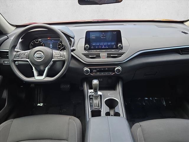 Used 2022 Nissan Altima 2.5 SV FWD image 16