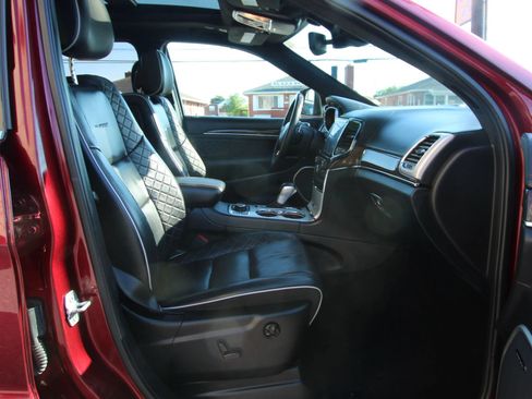 Used 2019 Jeep Grand Cherokee Summit AWD/4WD image 10