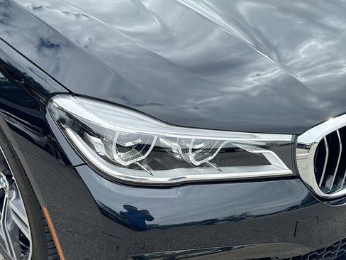 Used 2019 BMW 750i RWD image 33
