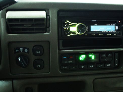 Used 2002 Ford Excursion Limited AWD/4WD image 13