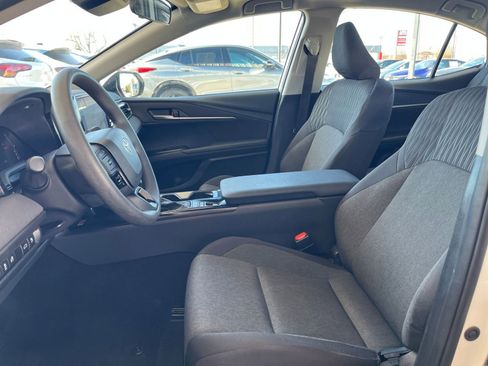 Used 2025 Toyota Camry LE image 25