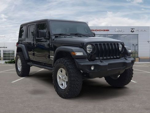 Used 2018 Jeep Wrangler Unlimited Sport S AWD/4WD image 7
