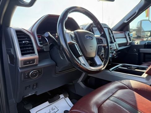 Used 2022 Ford F250 Platinum image 13