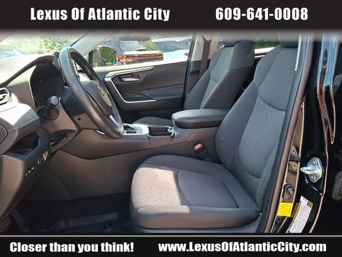 Used 2019 Toyota RAV4 XLE w/ Convenience Package AWD/4WD image 13