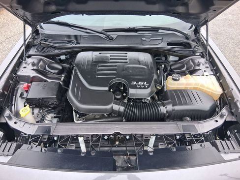 Used 2019 Dodge Challenger SXT image 23