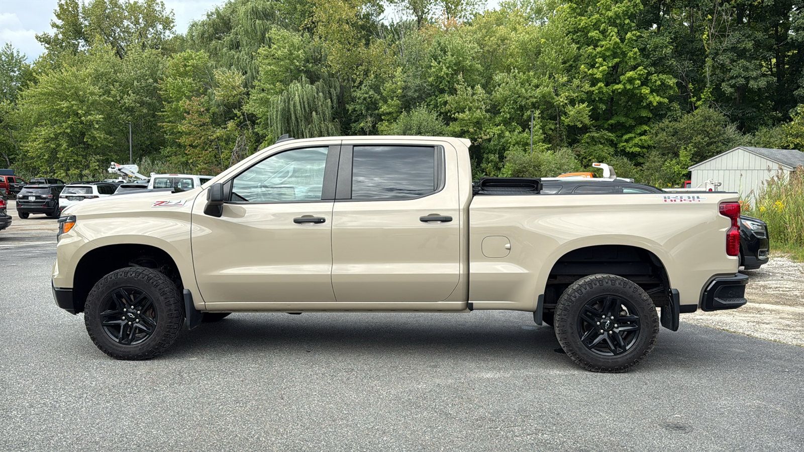 Used 2022 Chevrolet Silverado 1500 Custom Trail Boss AWD/4WD image 4
