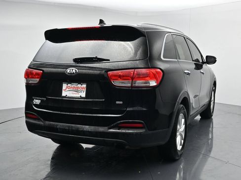 Used 2017 Kia Sorento FWD w/ LX Convenience Package image 6